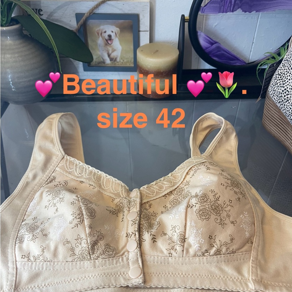 Elegant Cream Floral Women's Bra
